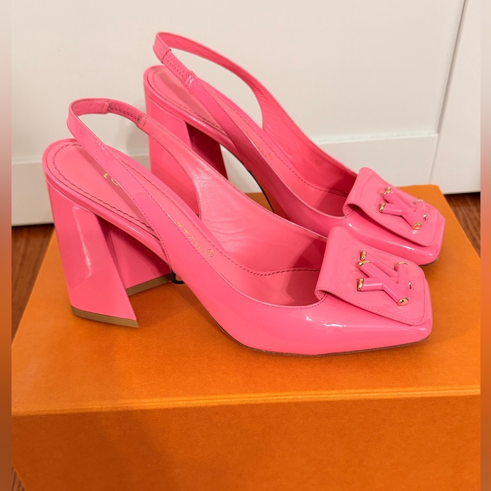 Louis Vuitton Shake Slingback Pumps